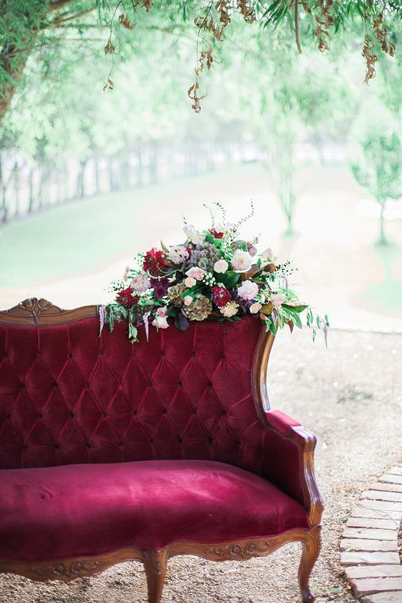 sofa burgundy
