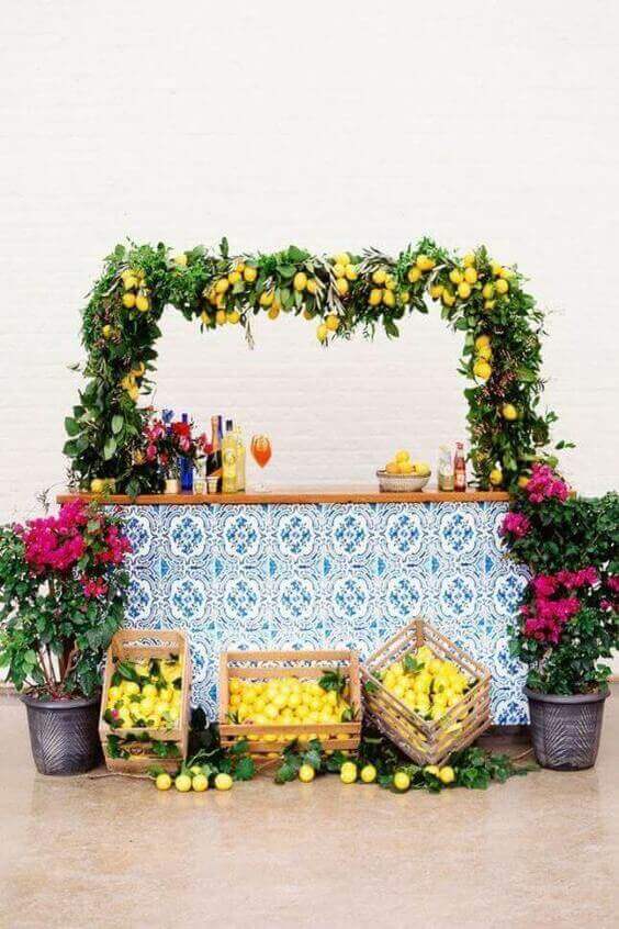 bar de mariage coloré