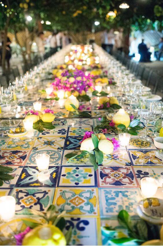 table de mariage en céramique colorée